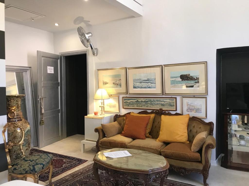 Hotel Sanctus Syrus 4 à Albenga Extérieur photo
